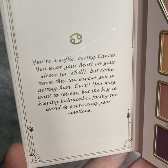 Sheglam Caring Cancer Palette - Picture 2 of 5